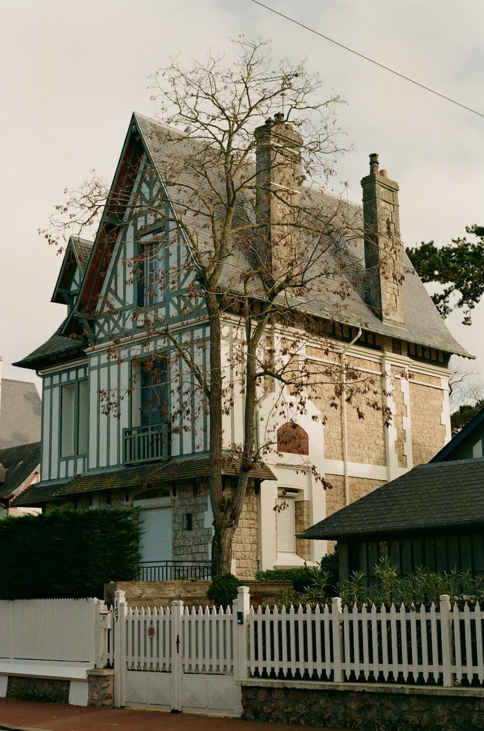 Raven's Edge Residence